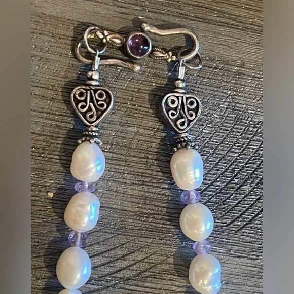 Large freshwater pearl necklace with purple glass beads and silver accents - Picture 8 of 14